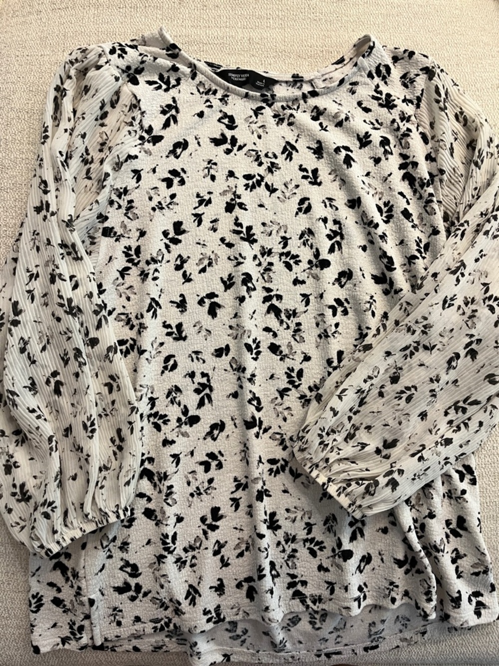 Simply Vera Vera Wang Black Floral Print Long-Sleeve Blouse on Cream
